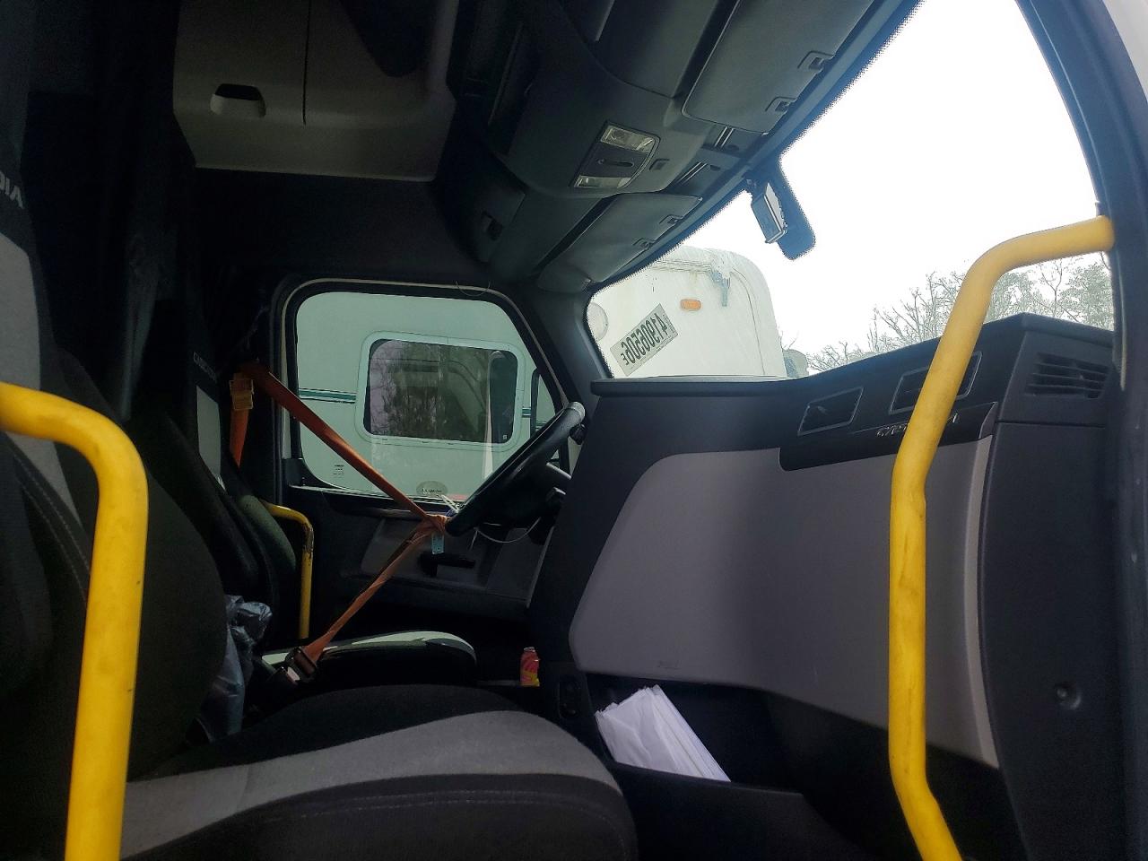 2019 FREIGHTLINER All other VIN 1FUJHHDR5KLKG0128 photo 5