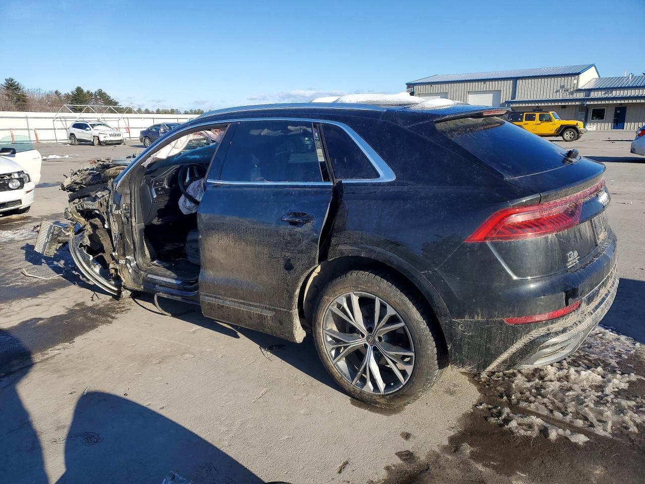 2023 Audi Q8 VIN WA1EVBF1XPD007571 photo 2