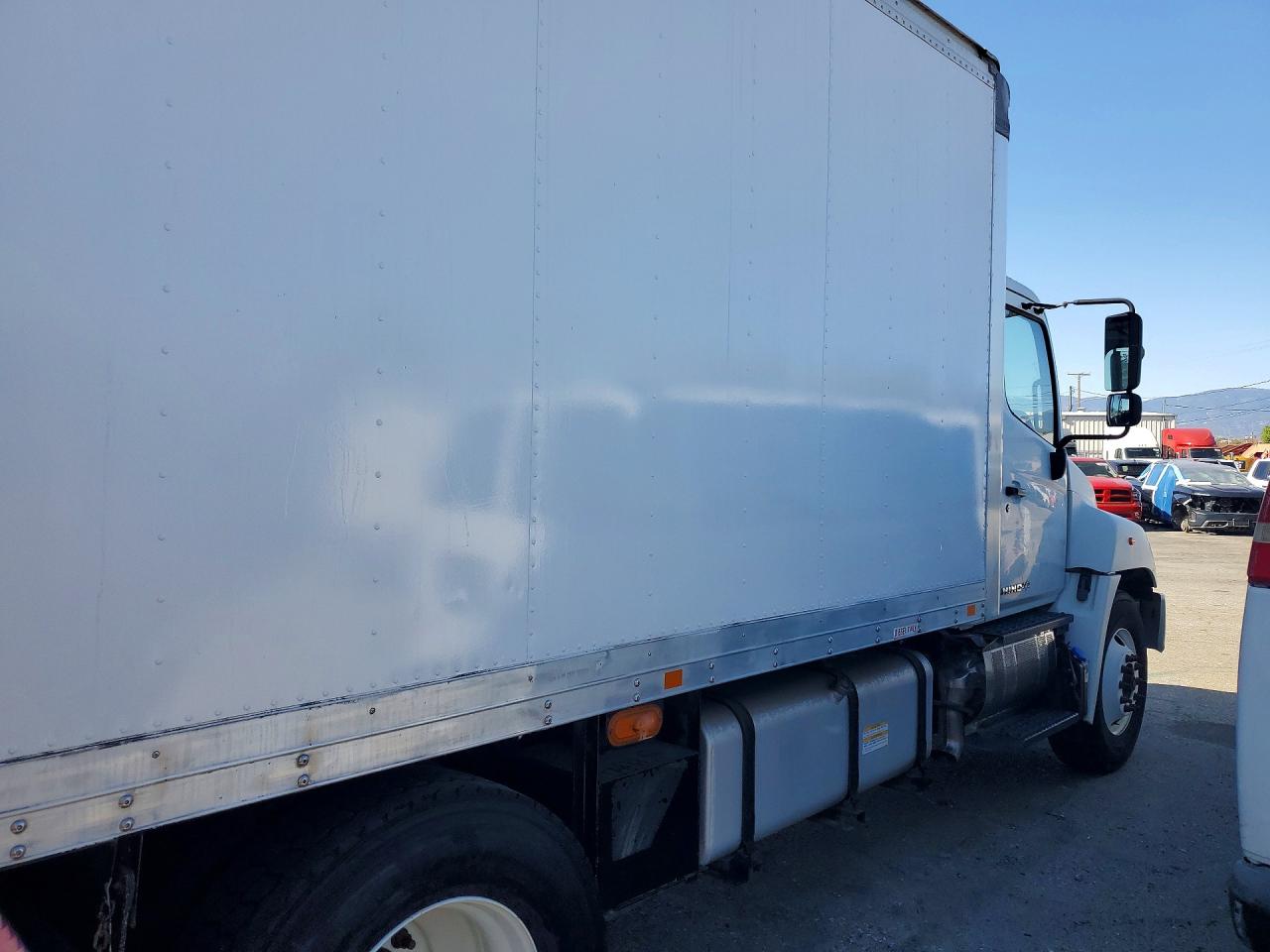 2011 HINO All models VIN 5PVNE8JL2B4S50074 photo 3