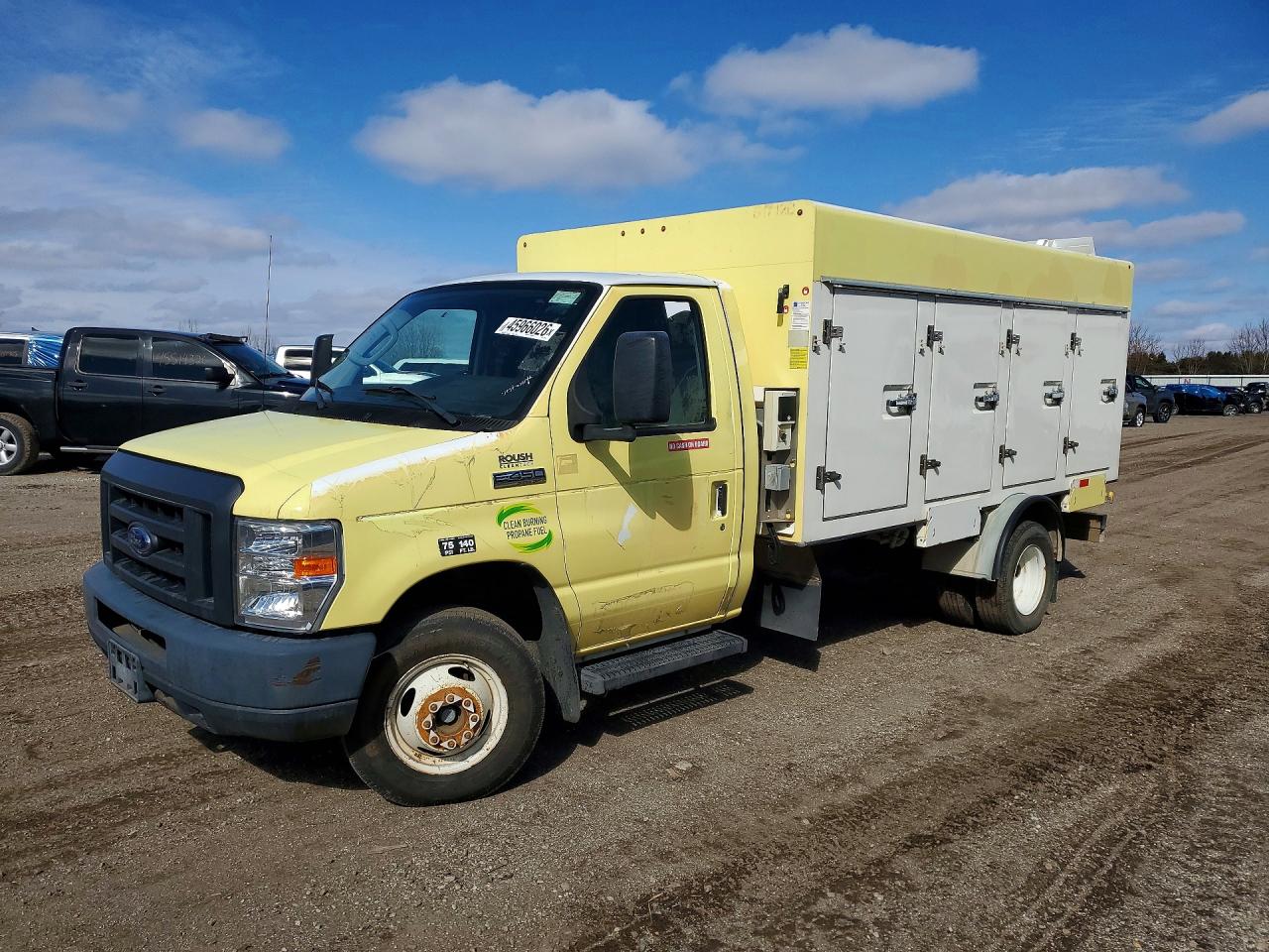 2019 Ford Econoline VIN 1FDXE4FSXKDC16865 photo 1