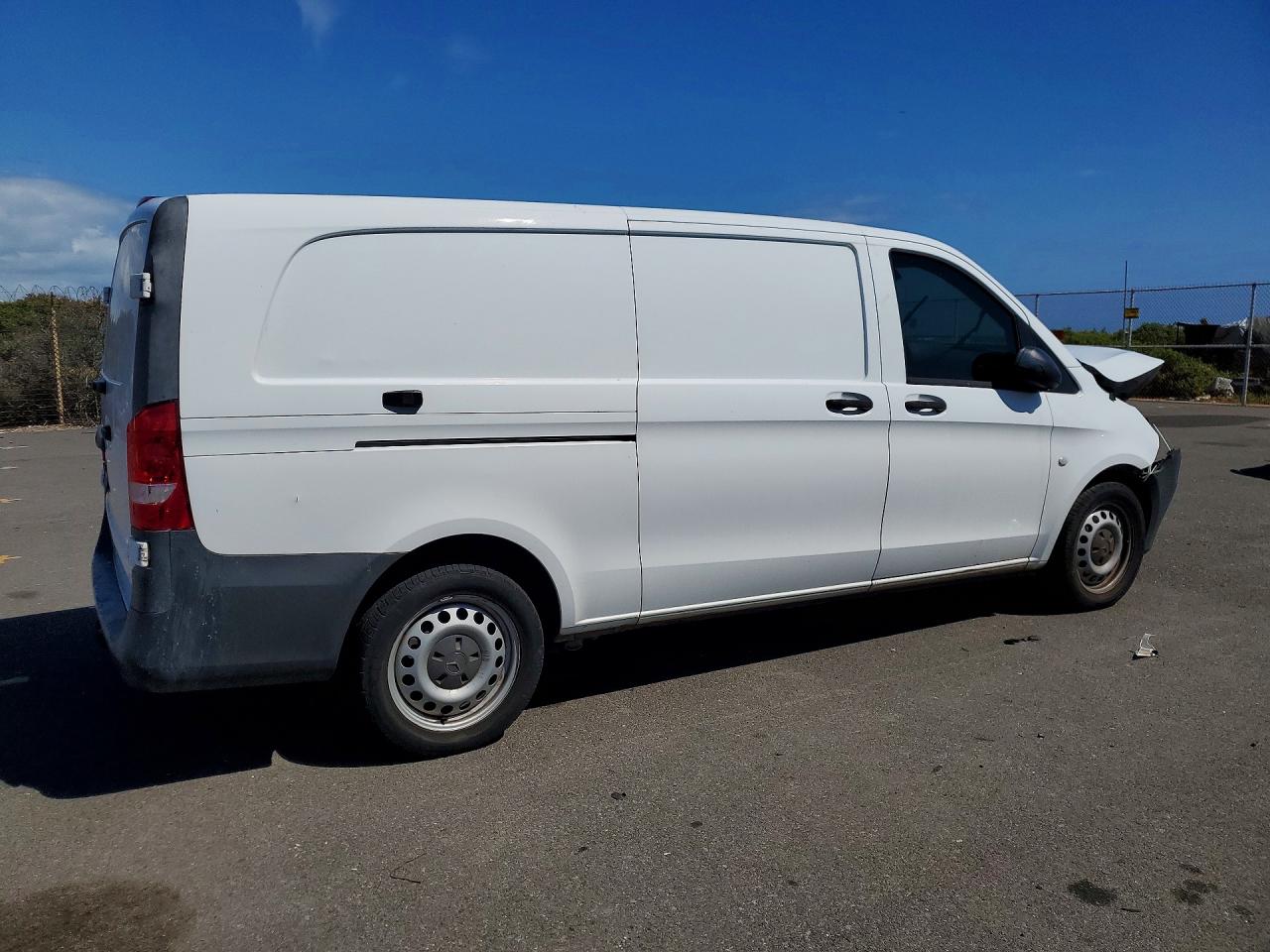 2020 Mercedes Metris VIN WD3PG3EA6L3671943 photo 3