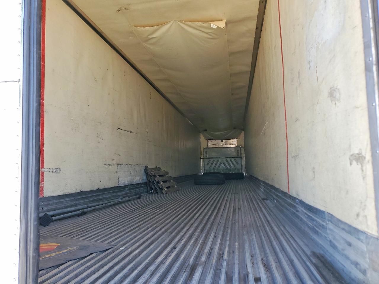 2002 UTILITY All models VIN 1UYVS25332U730920 photo 6