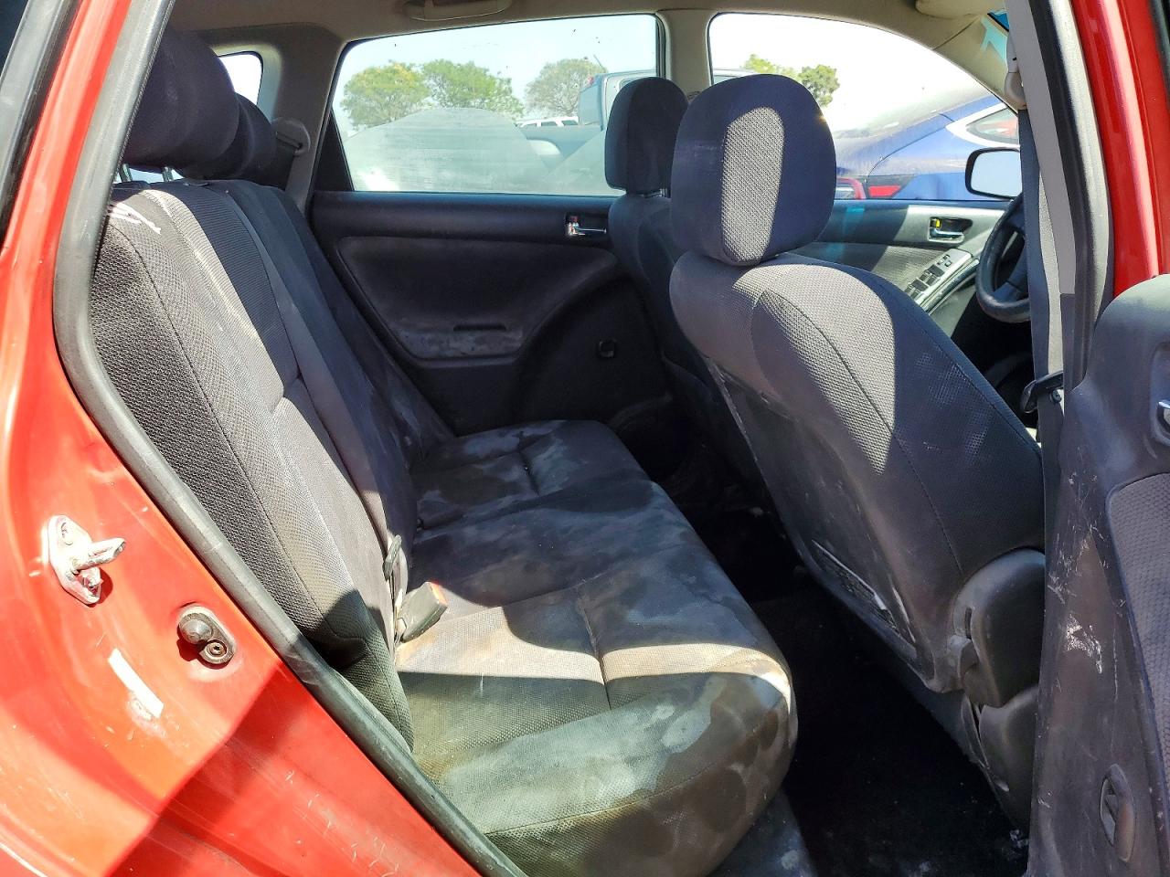 2004 Toyota Matrix VIN 2T1KR32E44C306381 photo 10