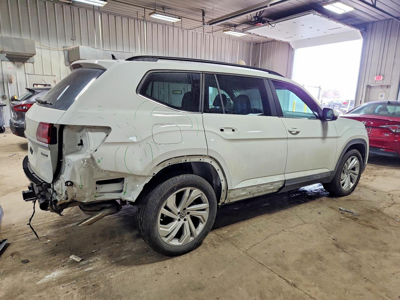 2023 Volkswagen Atlas VIN 1V2KR2CA7PC551872 photo 3