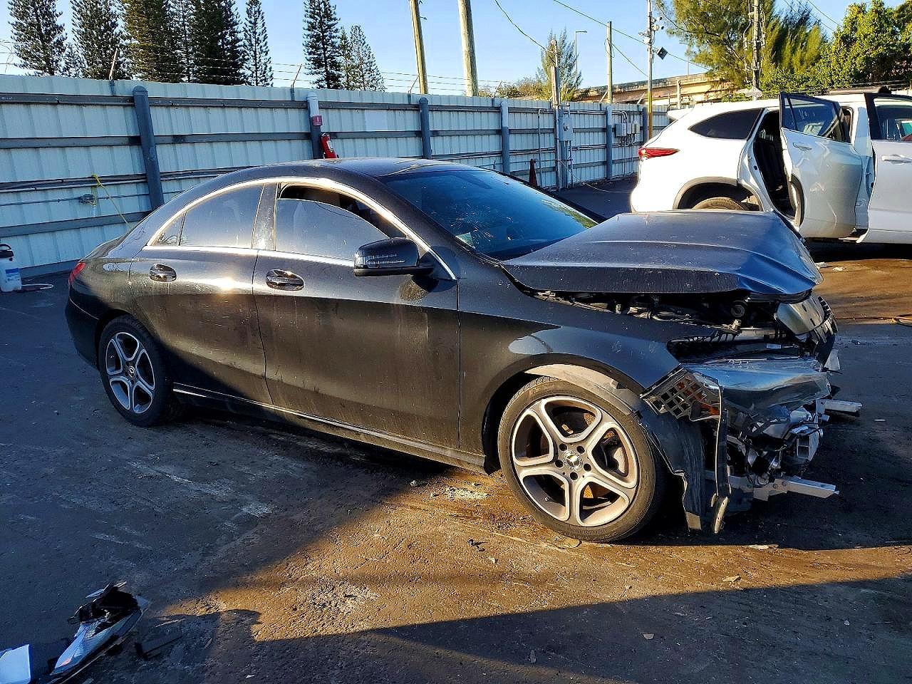 2019 Mercedes-Benz Cla-class VIN WDDSJ4EB7KN773941 photo 4