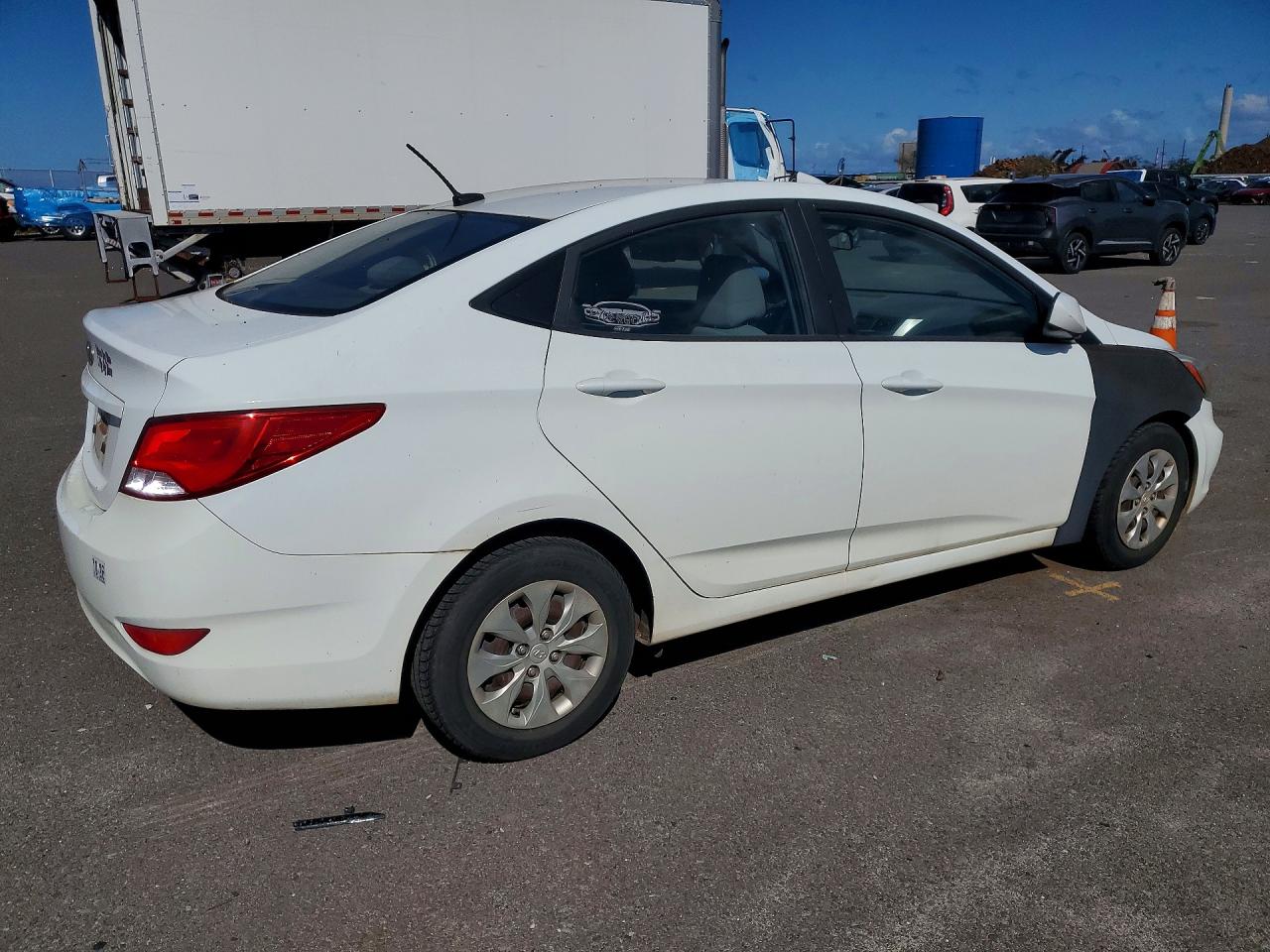 2016 Hyundai Accent VIN KMHCT4AE3GU060102 photo 3