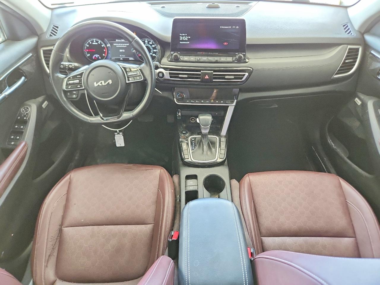 2023 Kia Seltos VIN KNDETCA26P7358123 photo 8