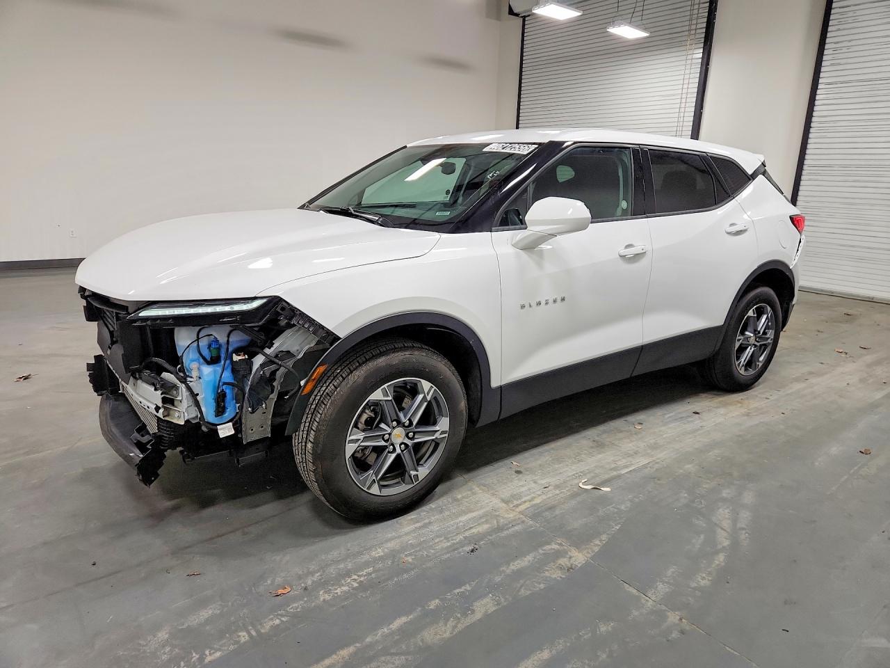 2025 Chevrolet Blazer VIN 3GNKBCR46SS238531 photo 1