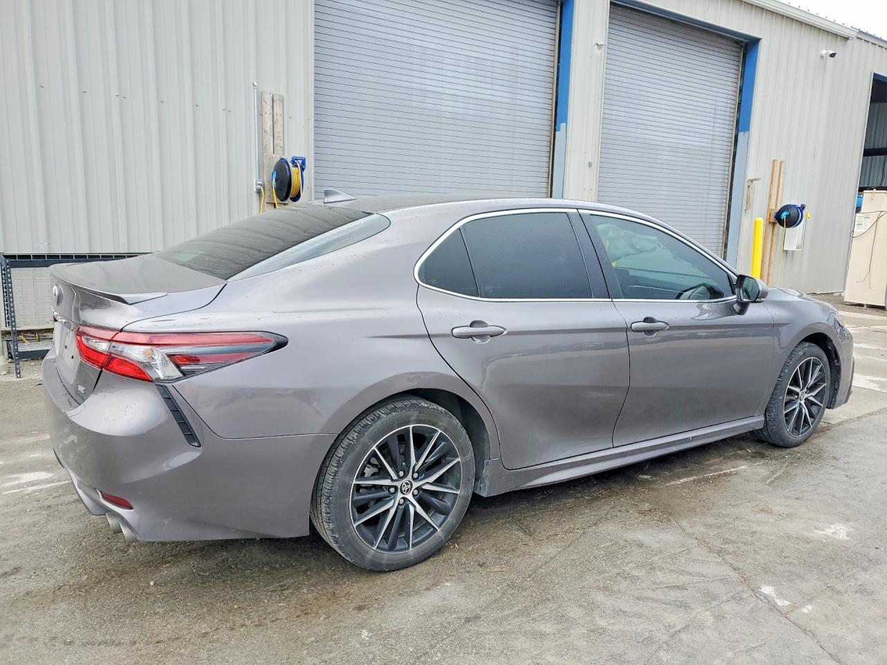 2024 Toyota Camry VIN 4T1G11AKXRU884970 photo 3