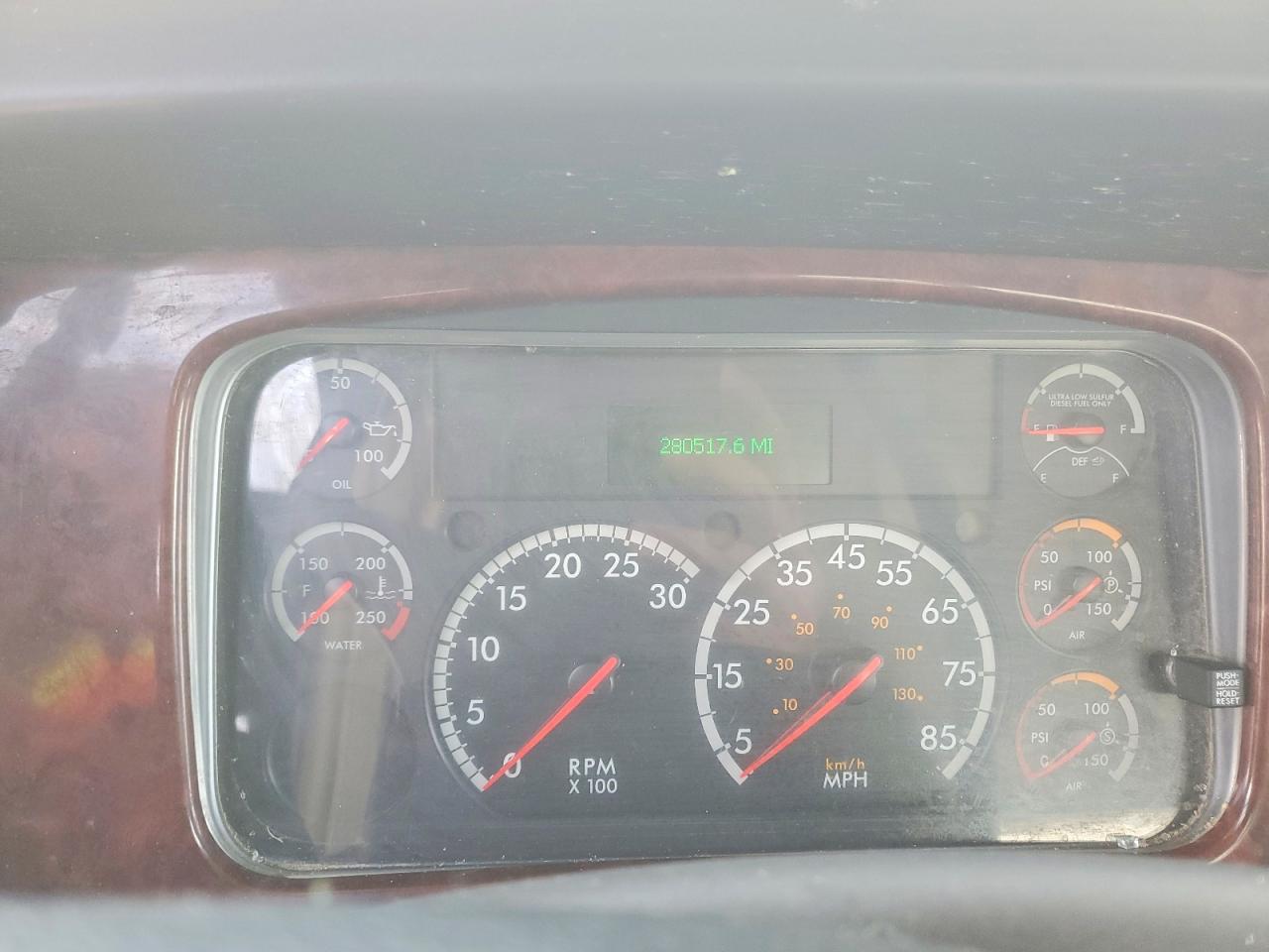 2017 FREIGHTLINER All other VIN 1FVHCYCY3HHJC5971 photo 8