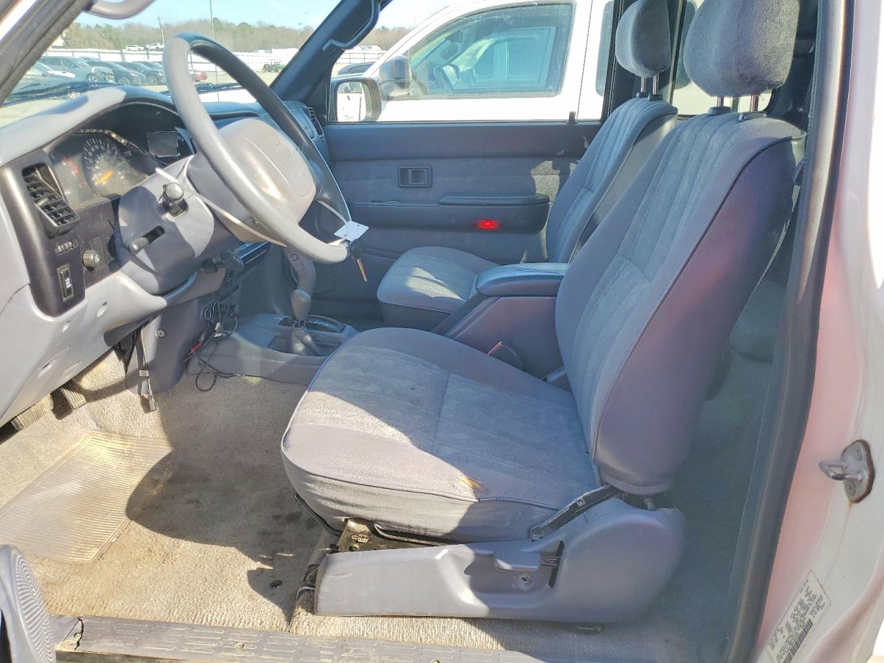 2000 Toyota Tacoma VIN 4TAWM72NXYZ651350 photo 7