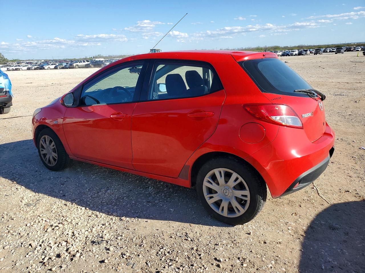 2013 MAZDA 2 VIN JM1DE1KY5D0170825 photo 2