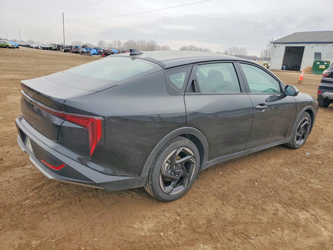 2025 Kia All other VIN 3KPFU4DE0SE079997 photo 3