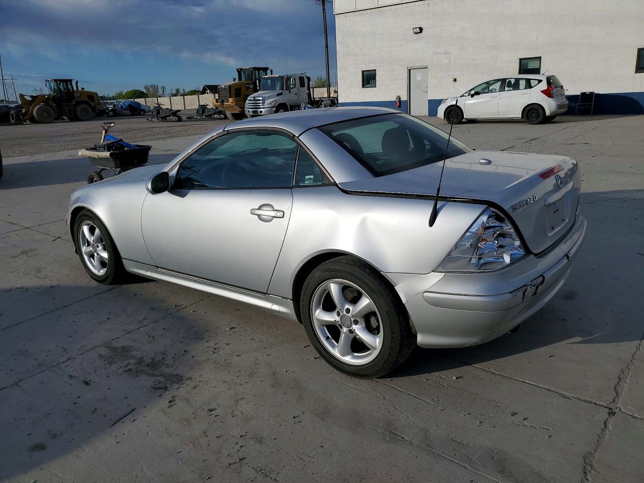 2003 Mercedes-Benz Slk-class VIN WDBKK65F23F290406 photo 2