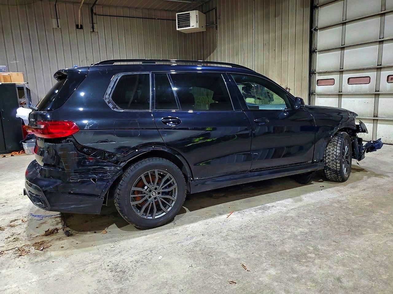 2022 BMW X7 VIN 5UXCW2C0XN9L60946 photo 3