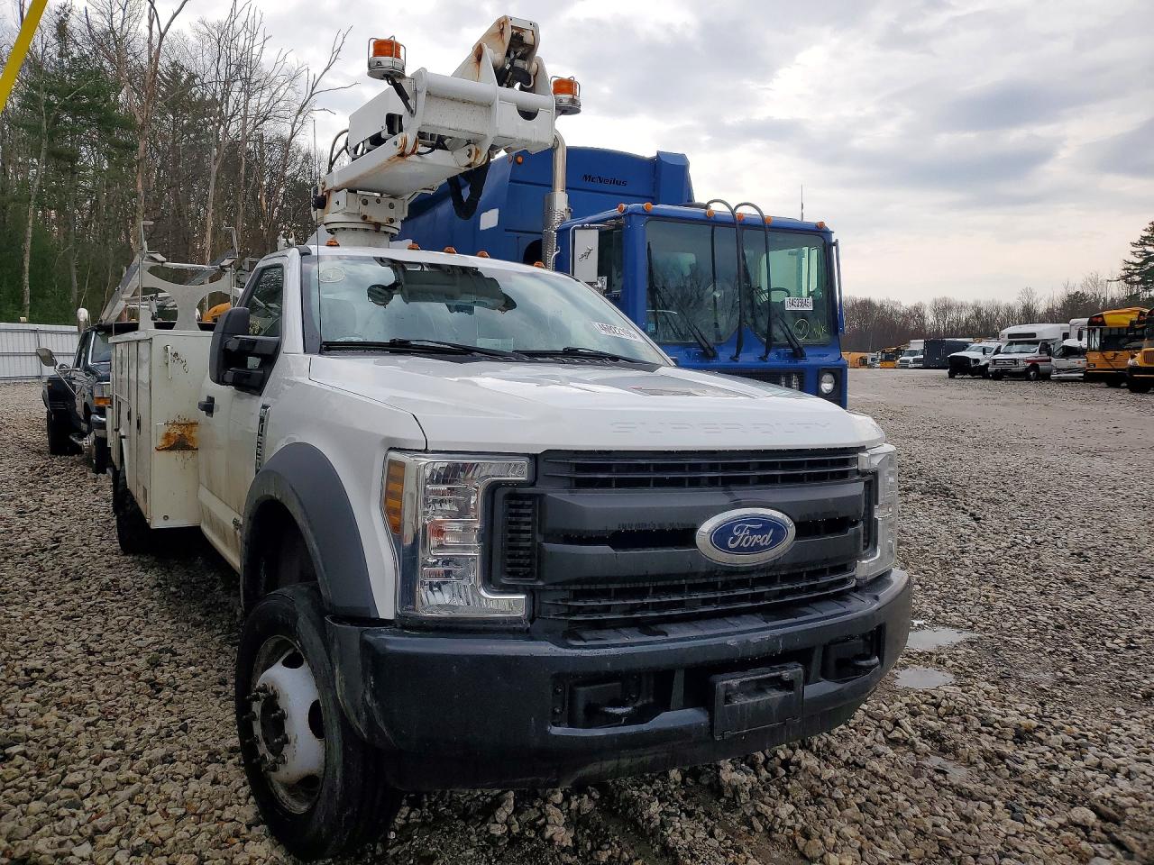 2019 Ford F550 VIN 1FDUF5GT6KEE94234 photo 4