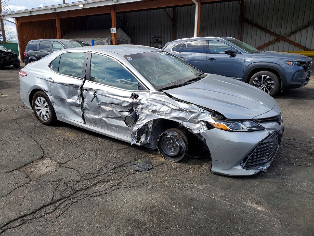 2018 Toyota Camry sola VIN 4T1B31HK3JU504642 photo 4