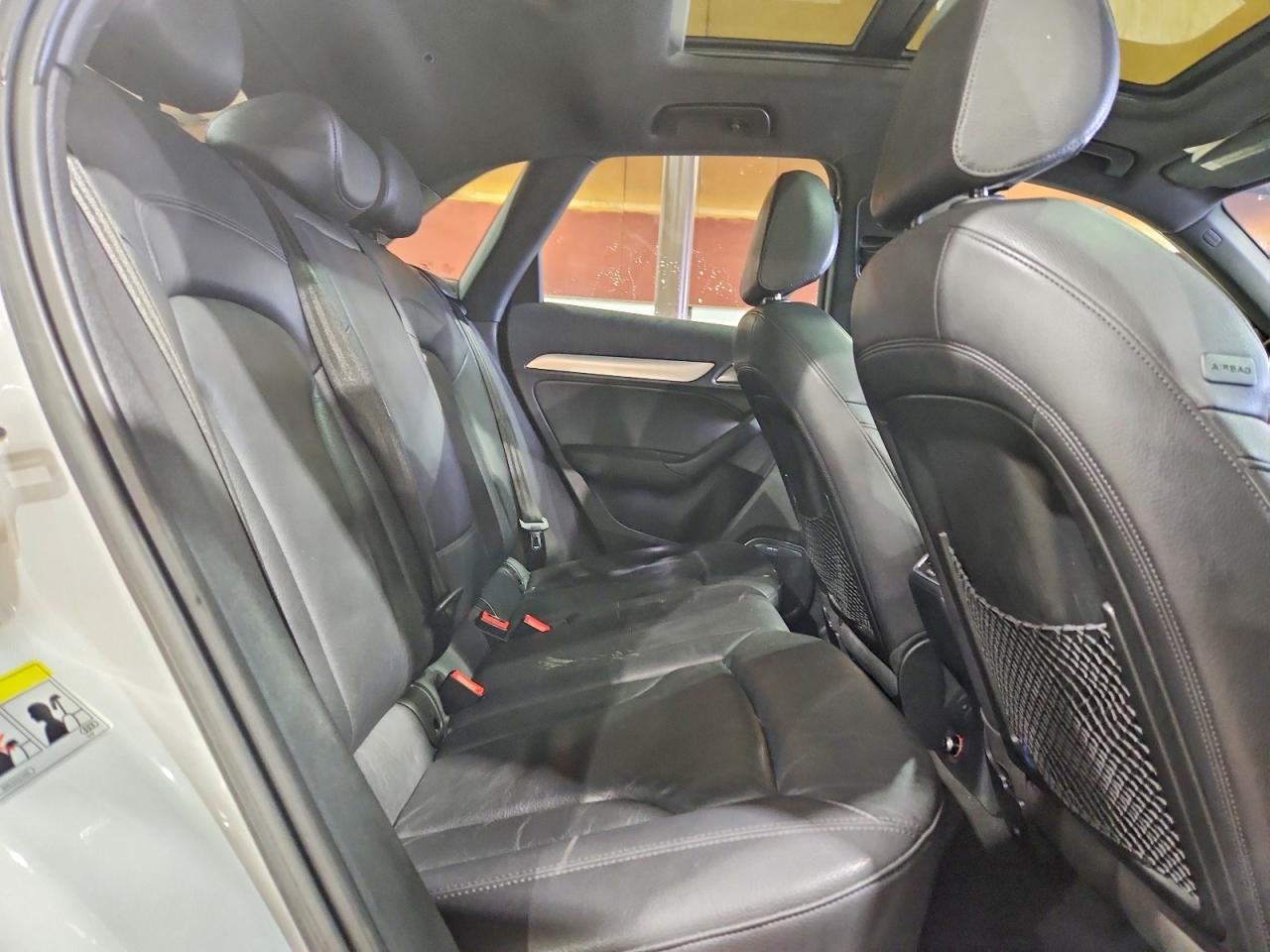 2015 Audi Q3 VIN WA1GFCFSXFR011514 photo 11