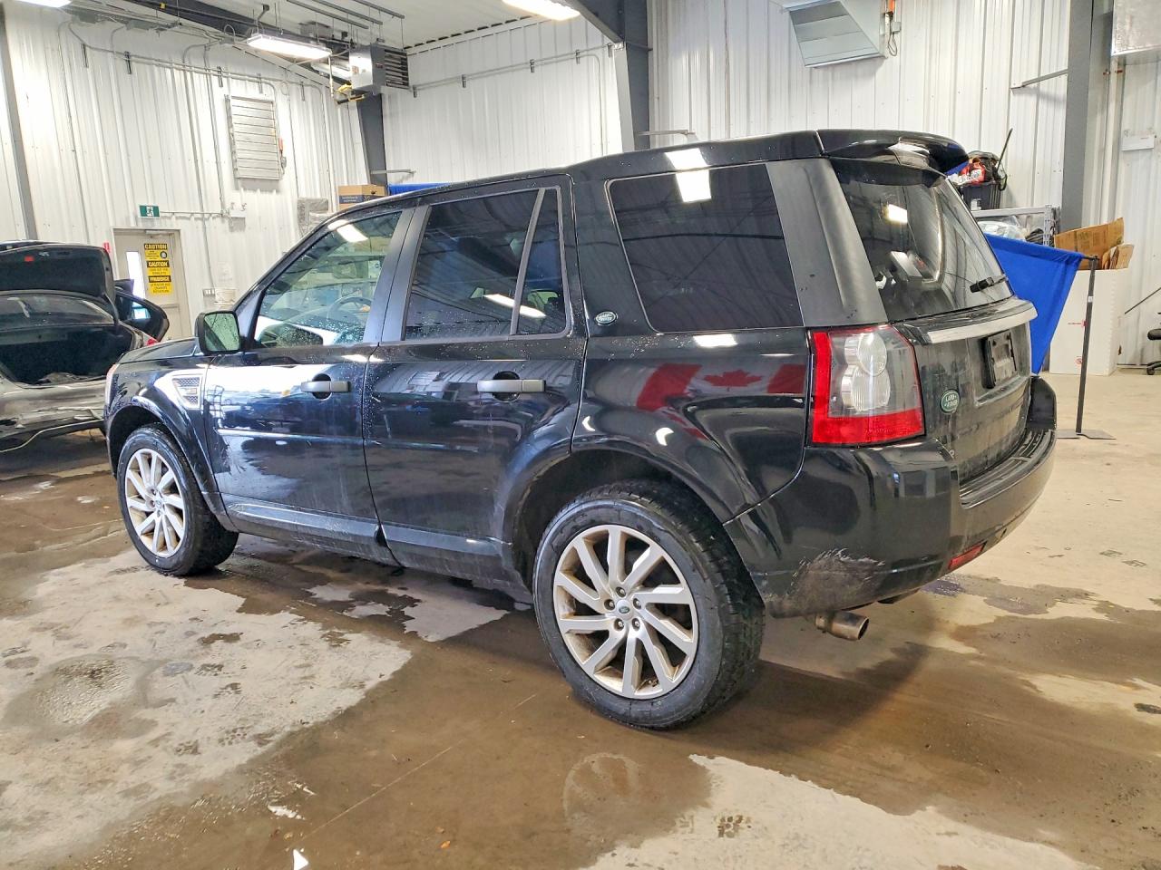 2011 Land Lr2 VIN SALFR2BN3BH244727 photo 2