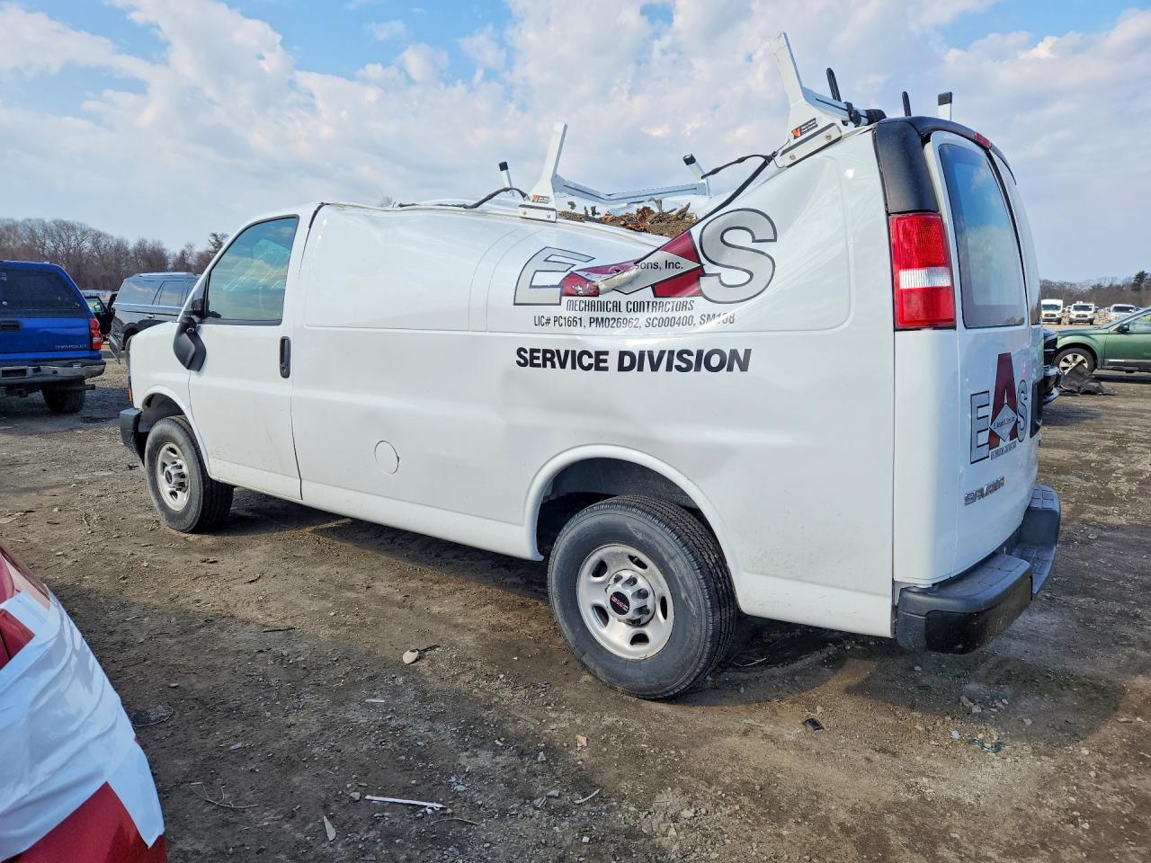2023 GMC Savana VIN 1GTW7AFP1P1179511 photo 2