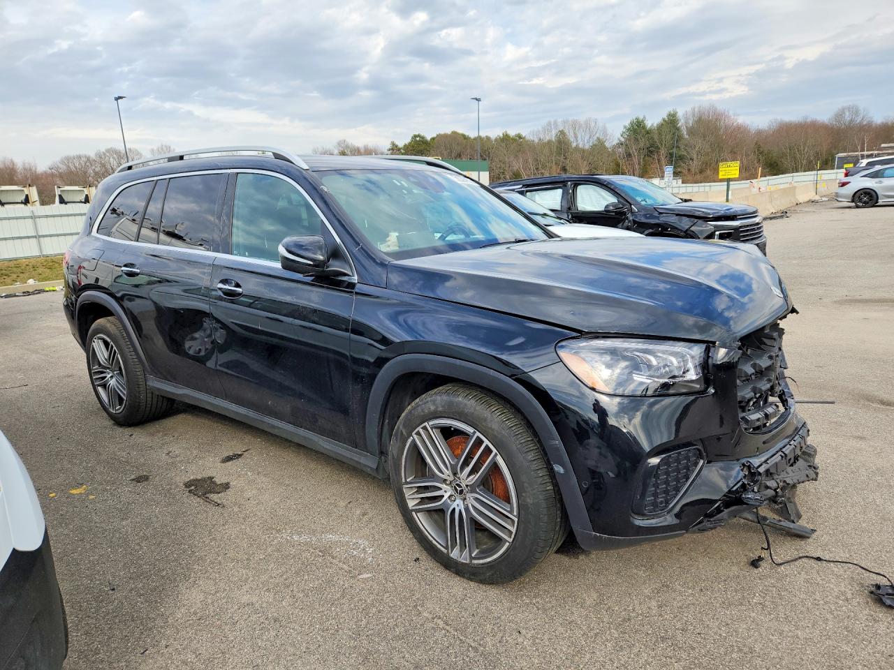 2025 Mercedes-Benz Gls-class VIN 4JGFF5KE1SB417046 photo 4