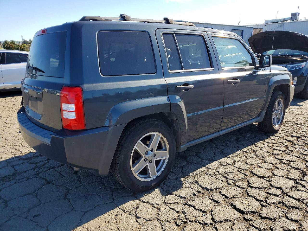 2008 Jeep Patriot VIN 1J8FF28W38D575476 photo 3