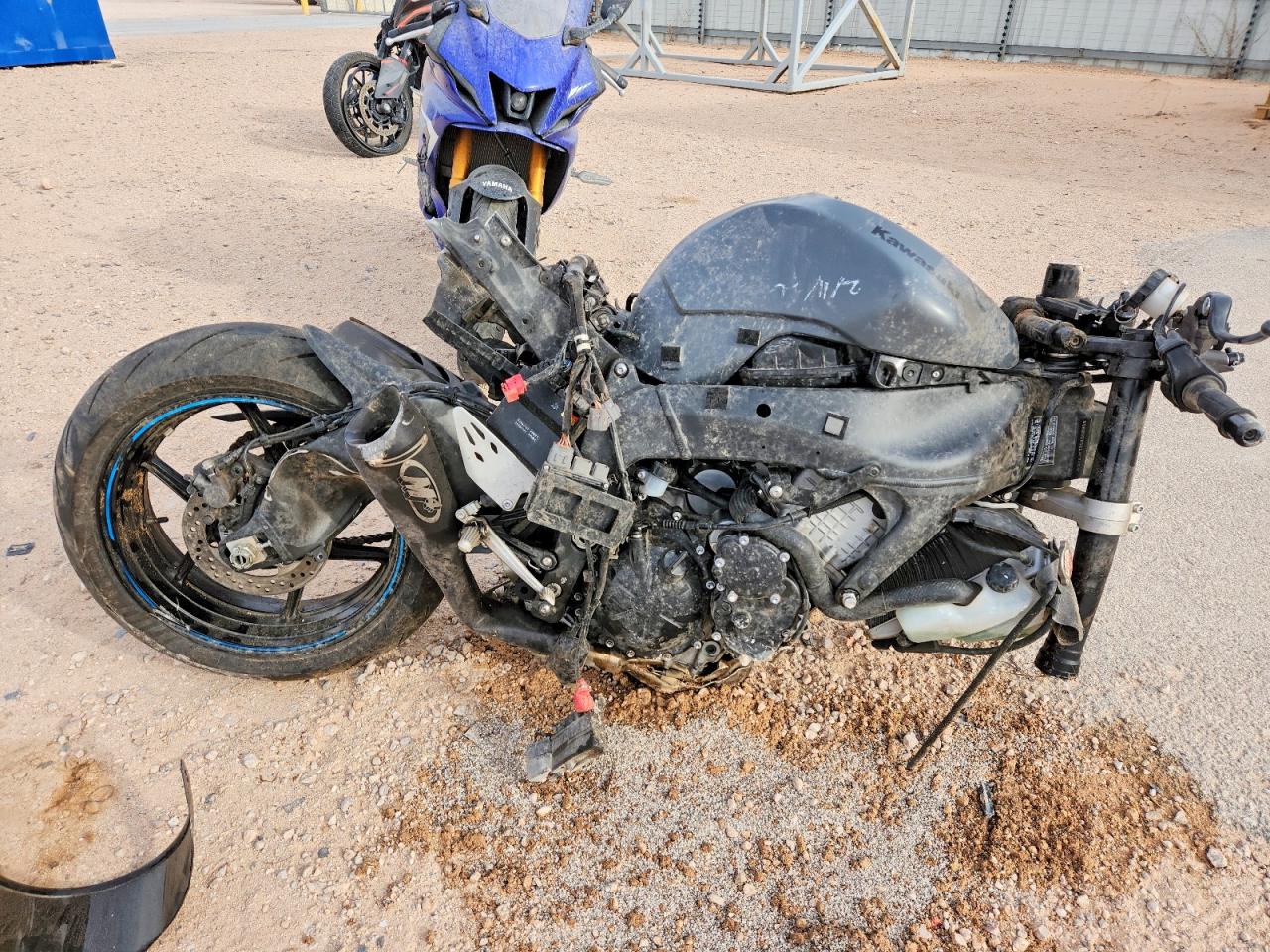 2025 Kawasaki Zx636 VIN JKBZXJK13SA008868 photo 1