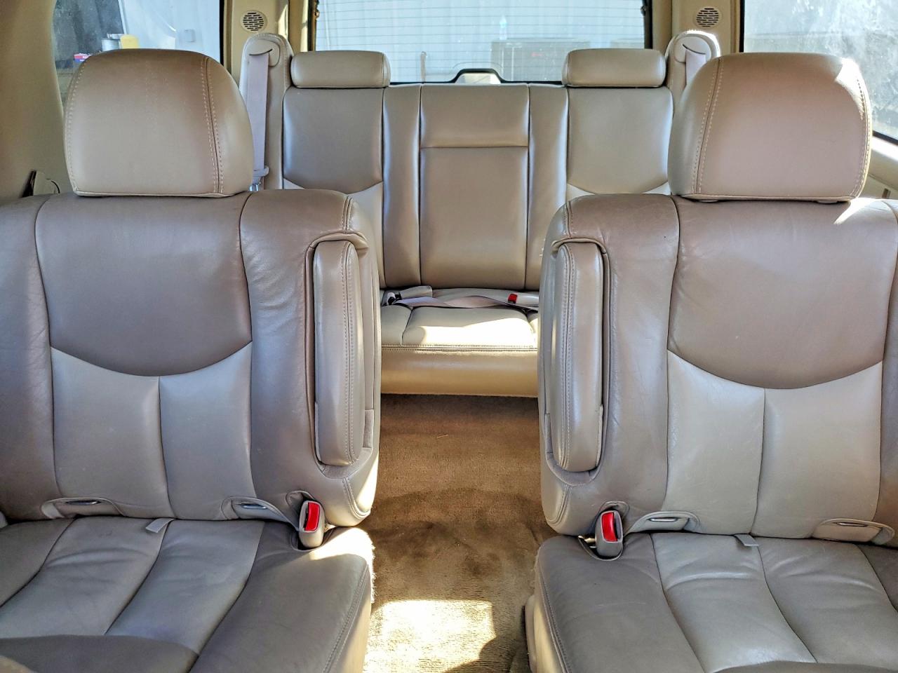 2005 GMC Yukon VIN 1GKFK66U35J212186 photo 10