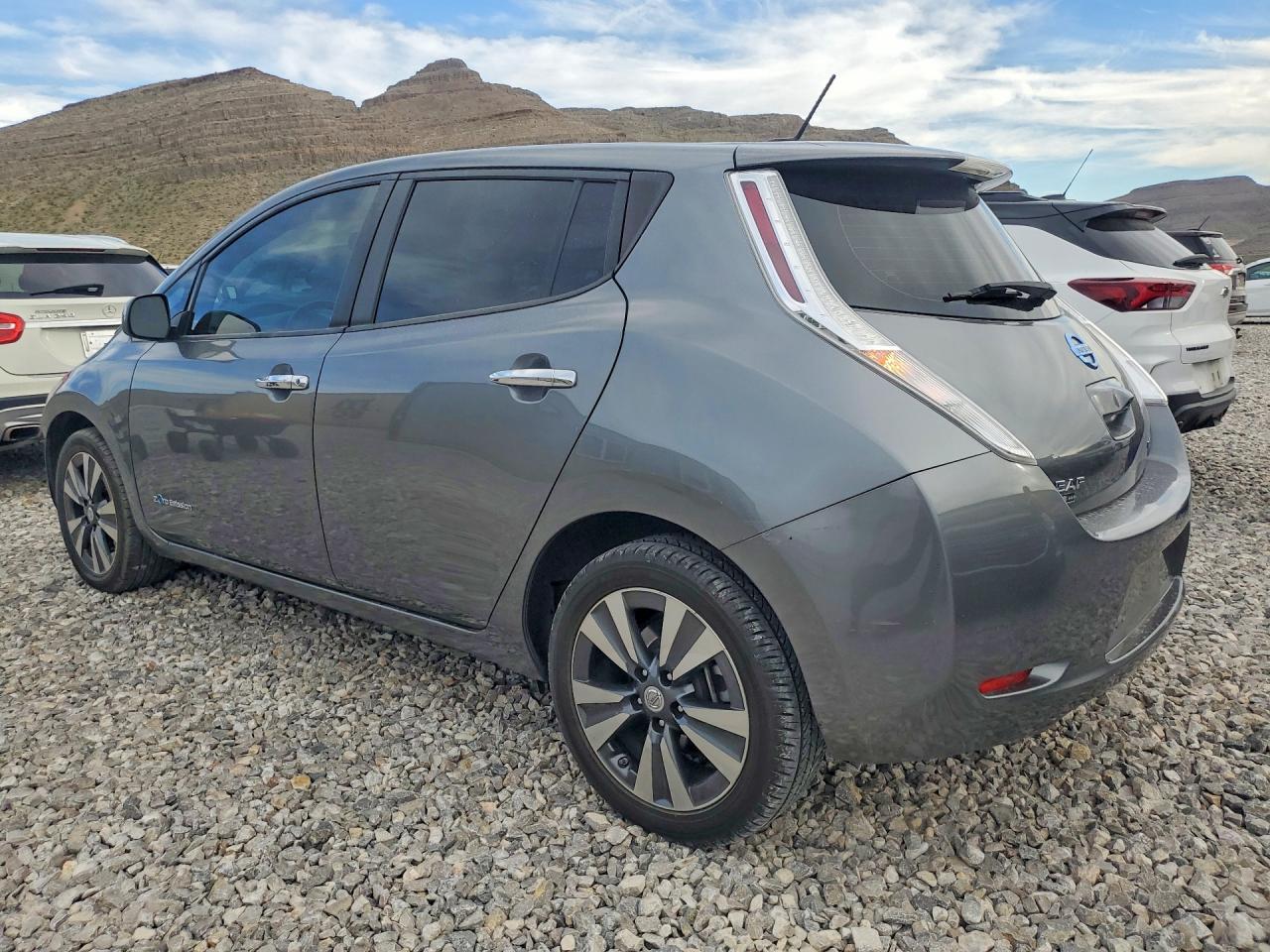 2015 NISS Leaf VIN 1N4AZ0CP8FC317931 photo 2
