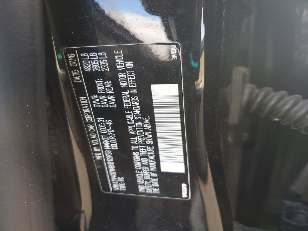 2017 Volvo S60 VIN LYV402TM8HB129758 photo 12