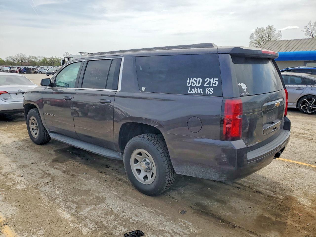 2018 CHEV Suburban VIN 1GNSKKEC4JR298400 photo 2