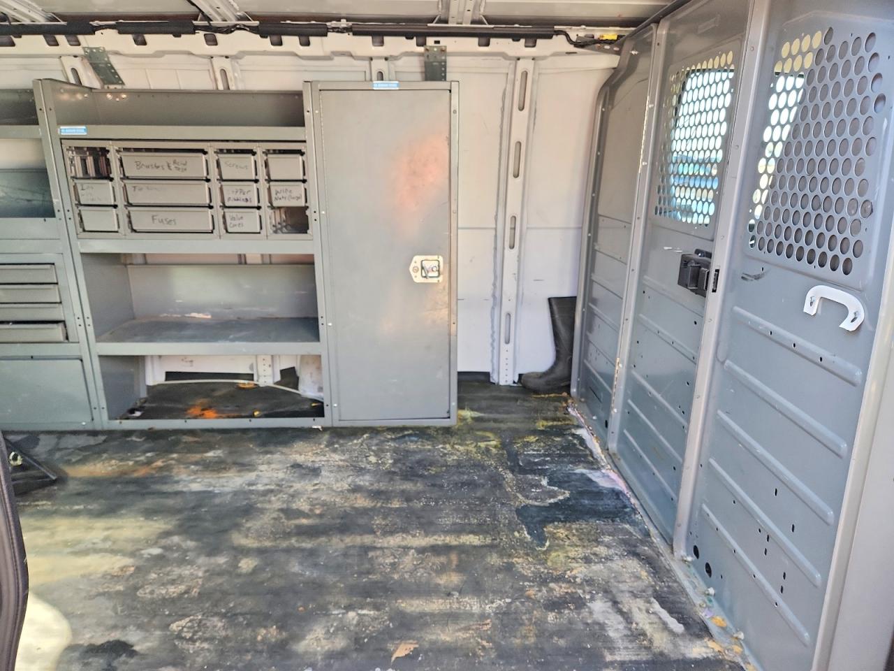 2018 CHEVY Express g VIN 1GCWGBFGXJ1339785 photo 11