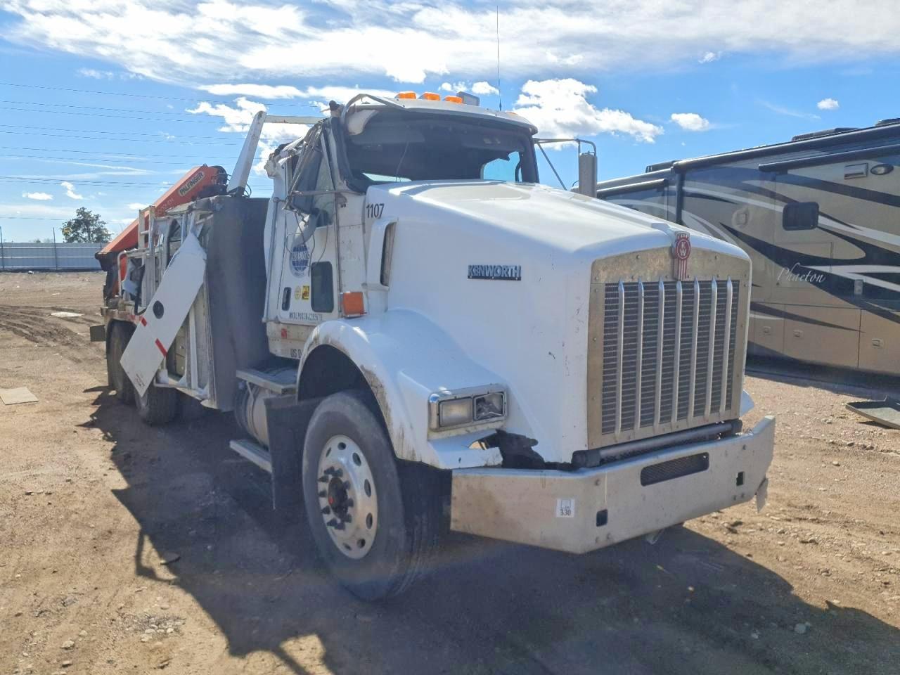 2011 KENWORTH All other VIN 1NKDLP0X3BJ295878 photo 1