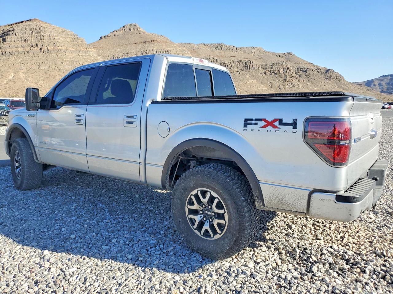 2011 Ford F150 VIN 1FTFW1ET1BFB44271 photo 2