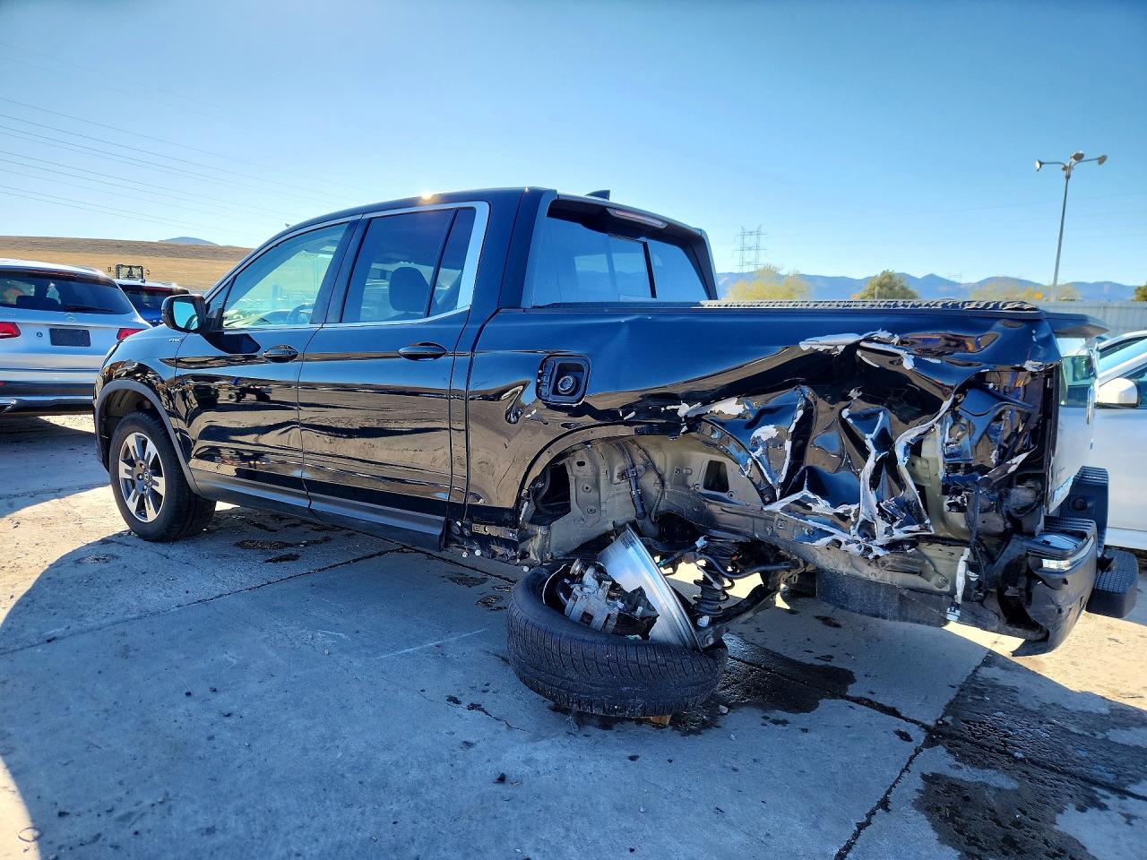 2019 Honda Ridgeline VIN 5FPYK3F57KB020789 photo 2