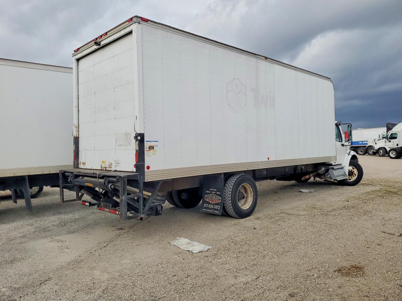 2011 FREIGHTLINER All other VIN 1FVACWDT8BDAY6924 photo 3