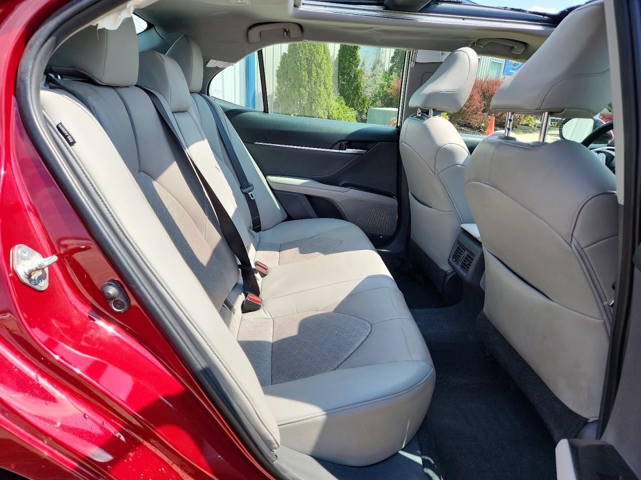 2018 Toyota Camry VIN 4T1BZ1HK2JU500290 photo 10