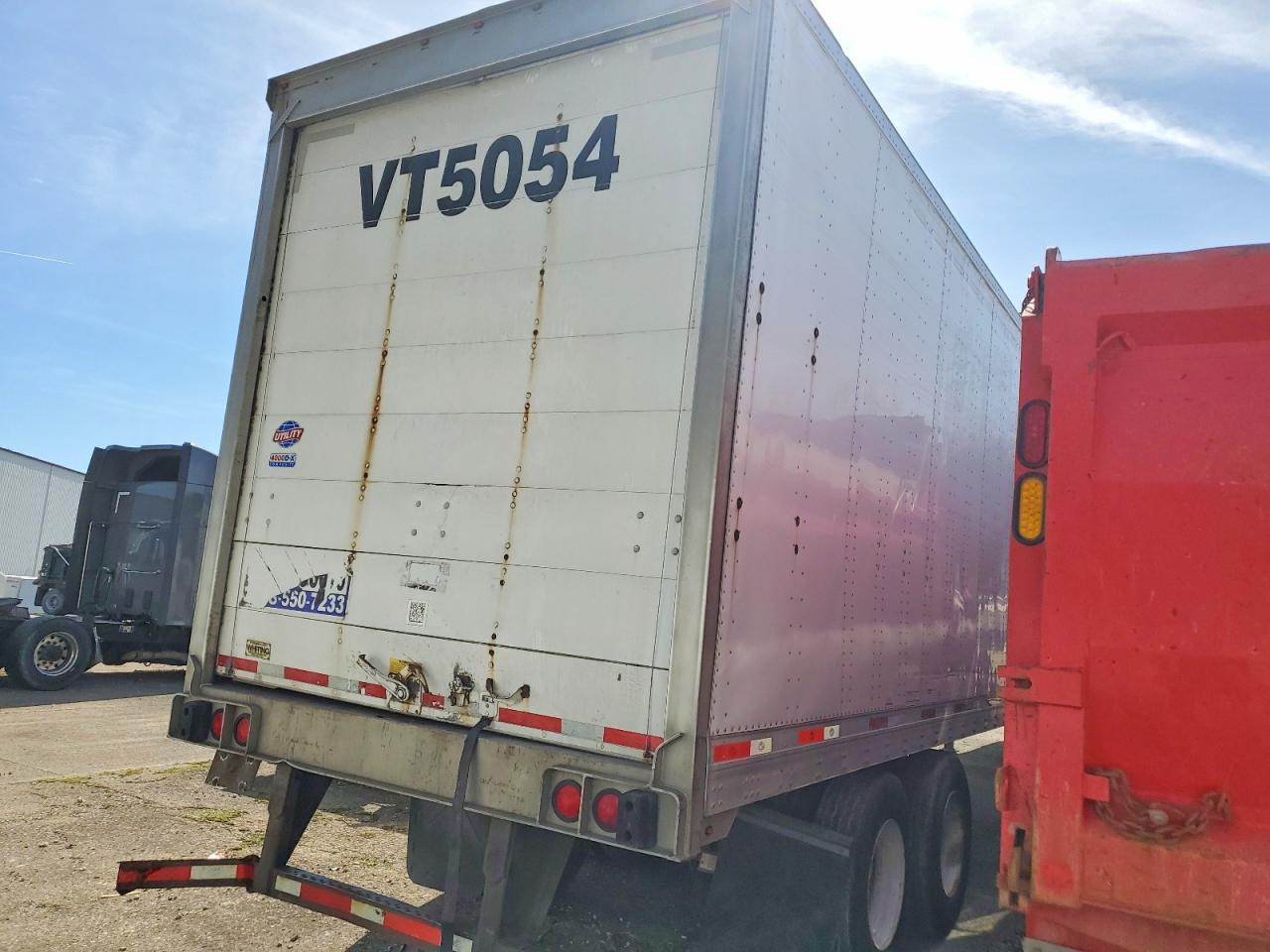 2017 UTILITY All models VIN 1UYVS2530H7083108 photo 4