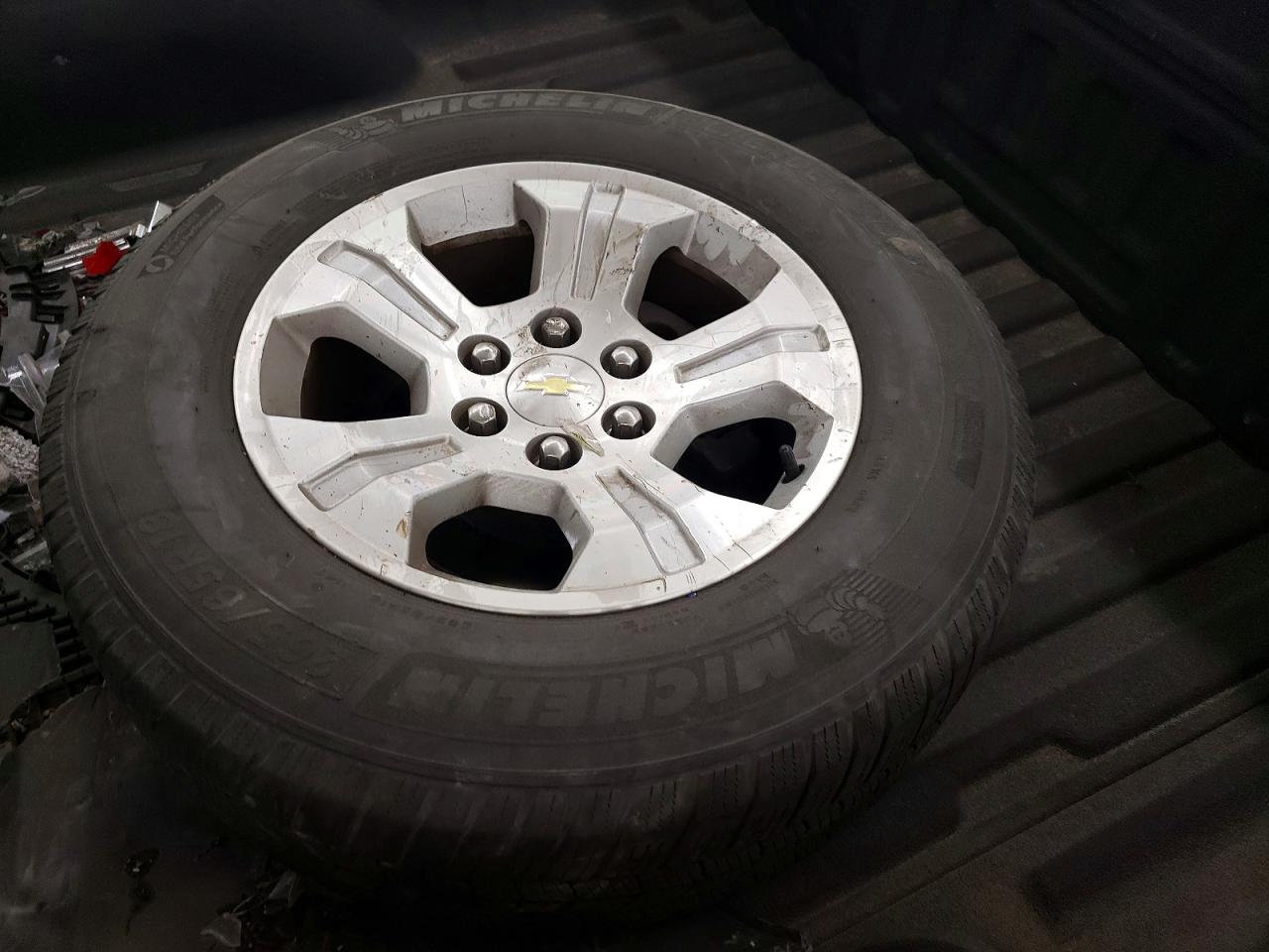 2015 Chevrolet Silverado VIN 3GCUKREC0FG306588 photo 12