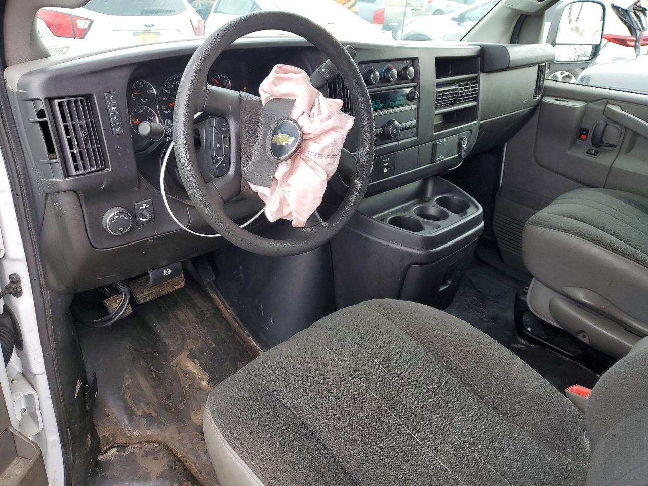 2023 Chevy Express 2 VIN 1GCWGAFP8P1141872 photo 8