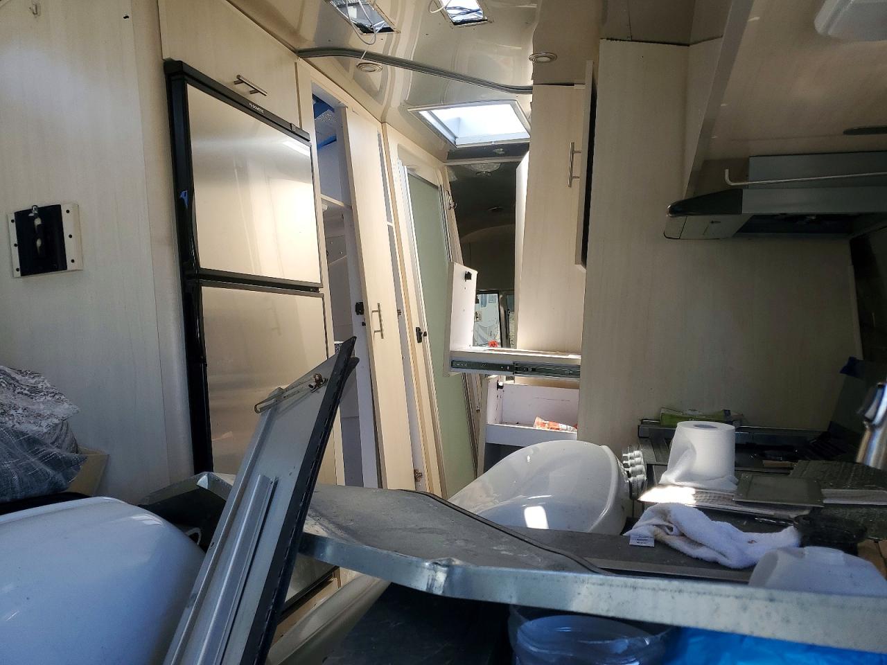 2021 AIRSTREAM Unknown VIN 1STT9YL27MJ555799 photo 5