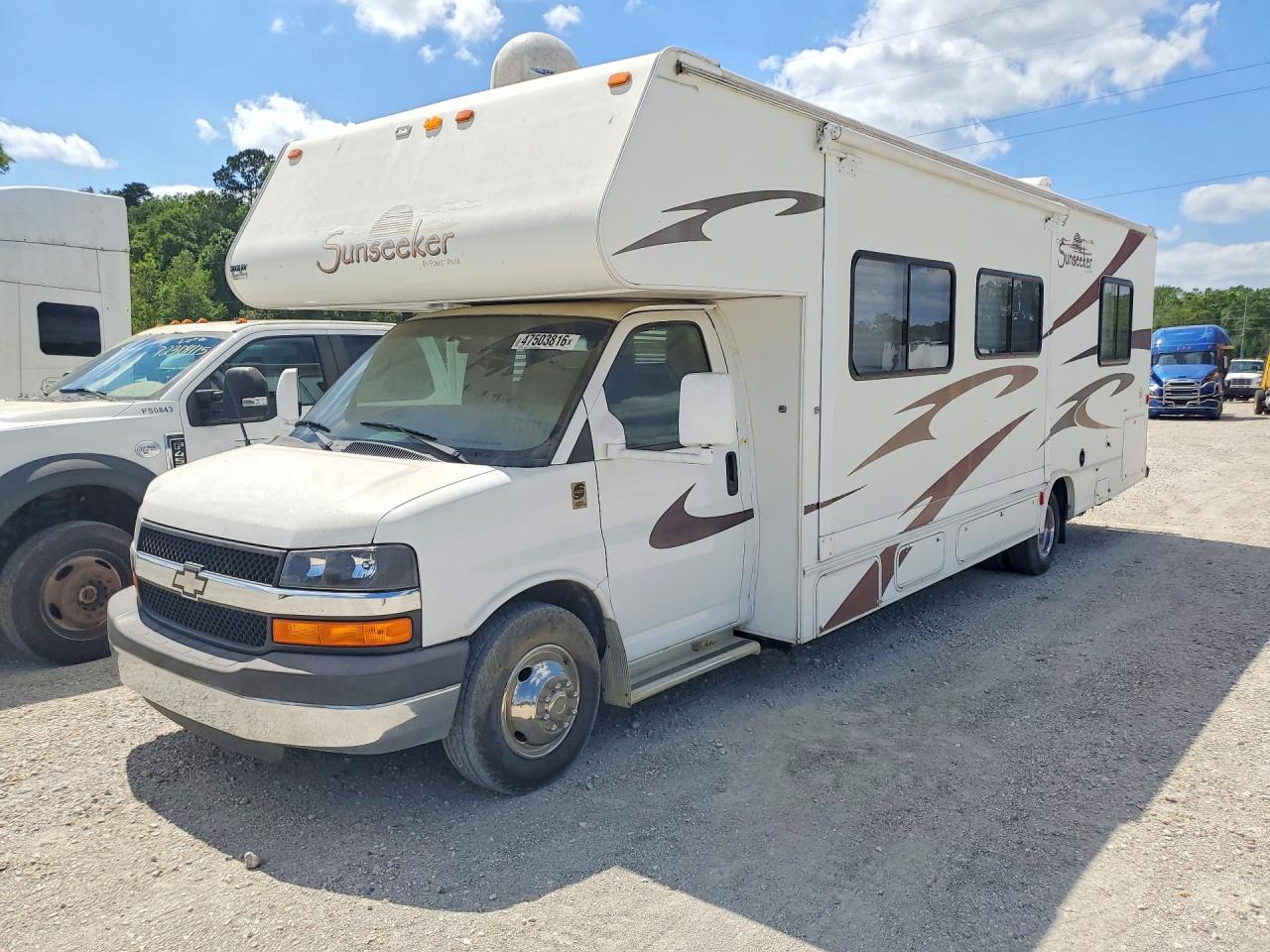 2008 CHEVROLET Express VIN 1GBKG31K481128158 photo 1