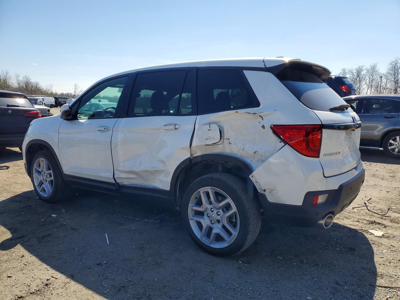 2024 HONDA Passport VIN 5FNYF8H55RB011719 photo 2