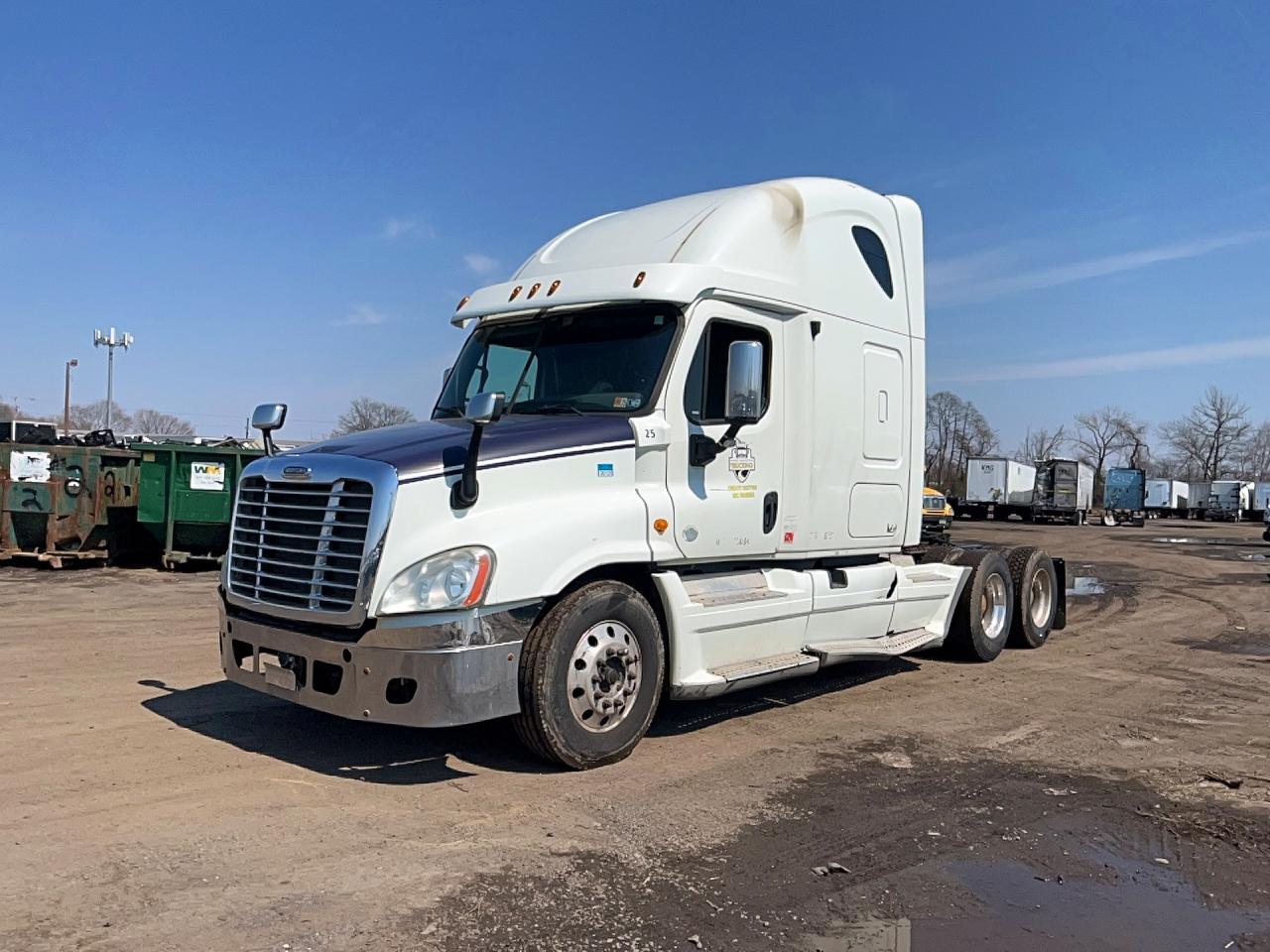 2013 FREIGHTLINER All other VIN 1FUJGLDR4DLBV8738 photo 2