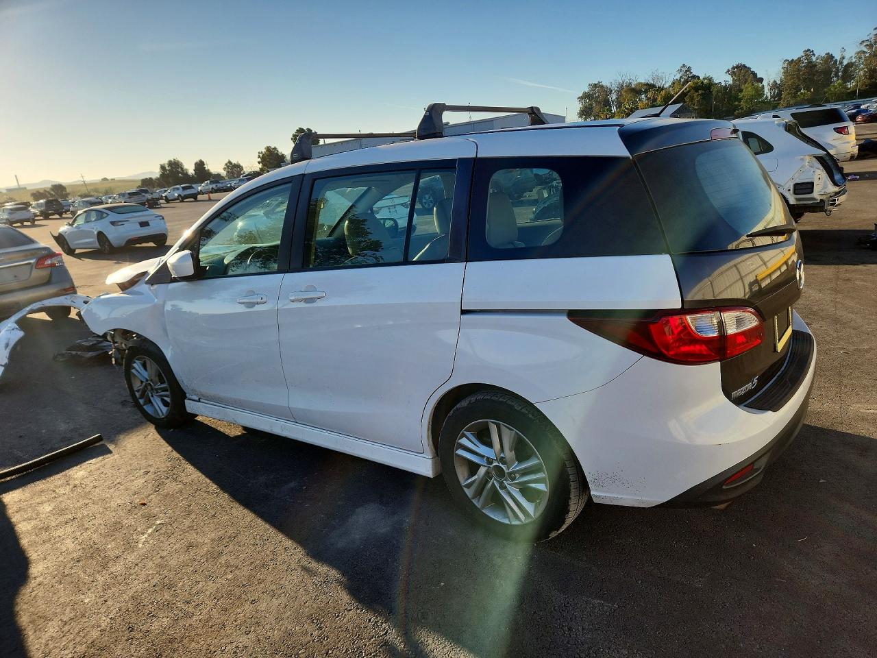 2011 Mazda 5 VIN JM1CW2DL1C0109003 photo 2