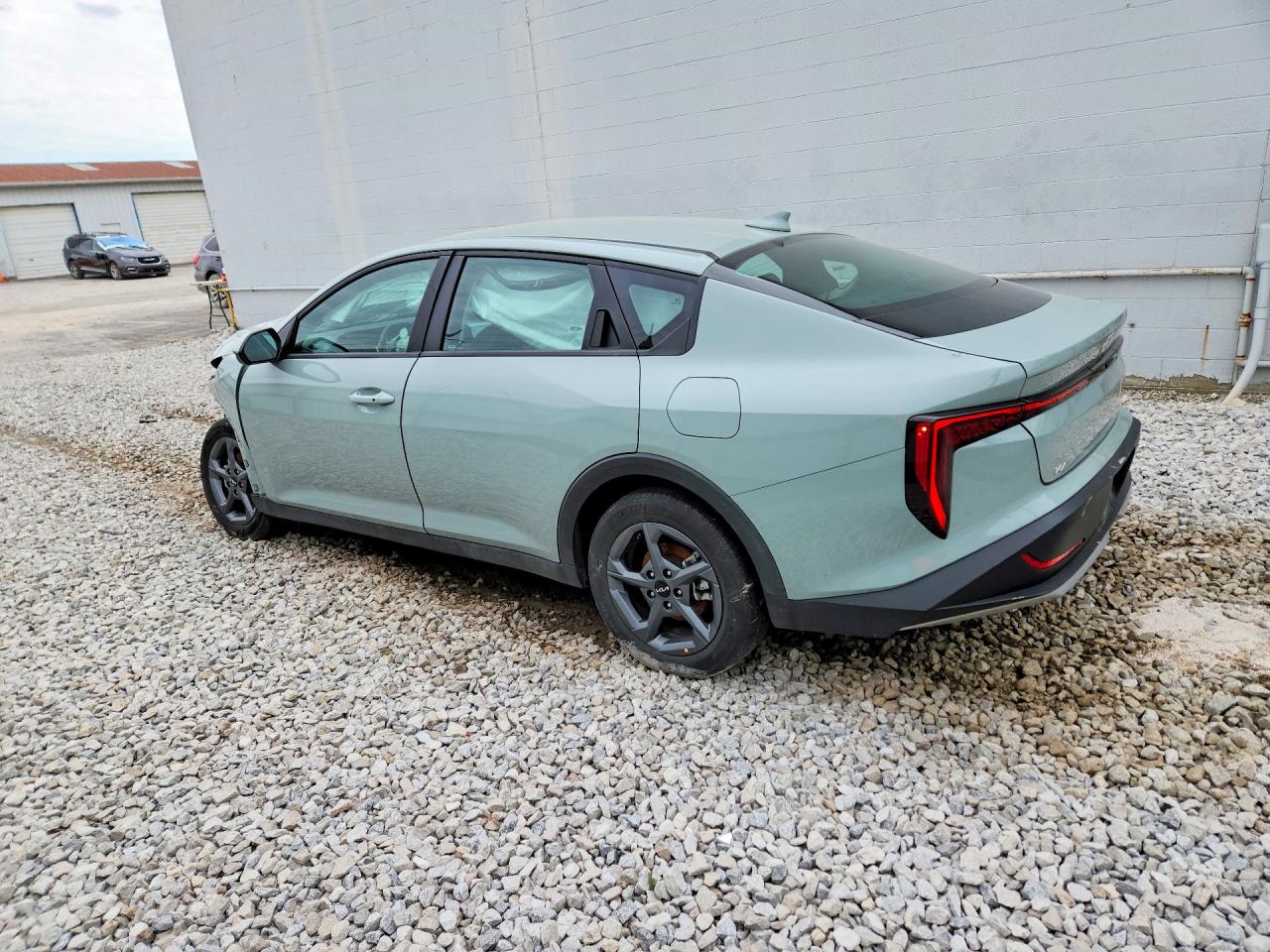 2025 Kia All other VIN 3KPFT4DE7SE040729 photo 2