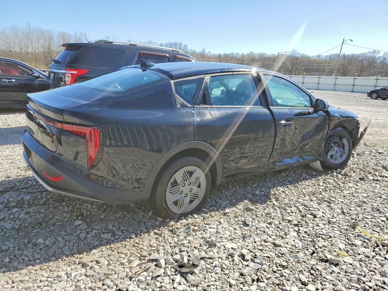 2025 Kia K4 lx VIN 3KPFT4DE0SE241355 photo 3