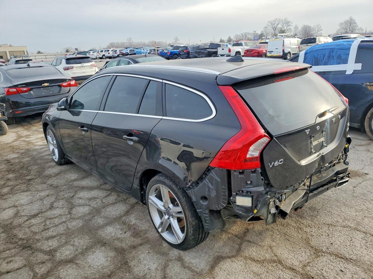 2016 Volvo V60 VIN YV1612SM1G1325337 photo 2