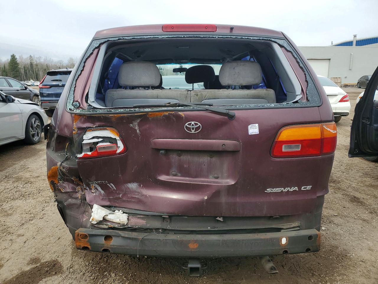 2000 Toyota Sienna VIN 4T3ZF19C6YU236443 photo 6