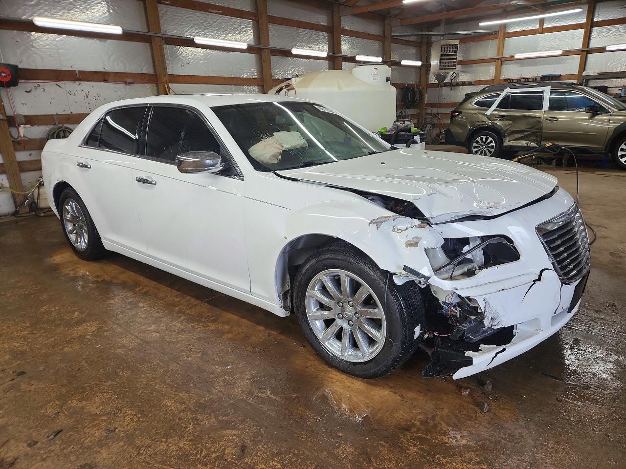 2011 Chrysler 300 VIN 2C3CA5CG6BH559345 photo 4